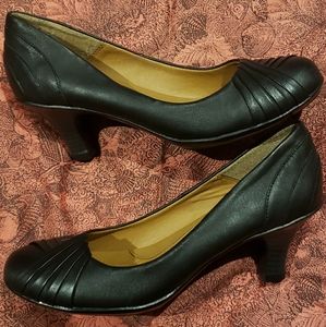 Eurosoft by Sofft blk leather pumps with toe knot